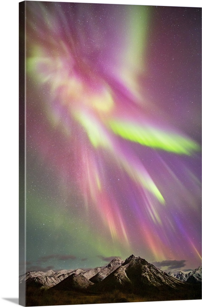 Aurora Borealis, Dempster Highway, Yukon, Canada.