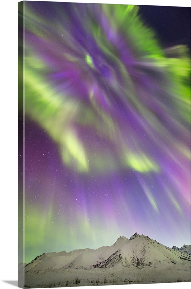 Aurora Borealis, Dempster Highway, Yukon, Canada.