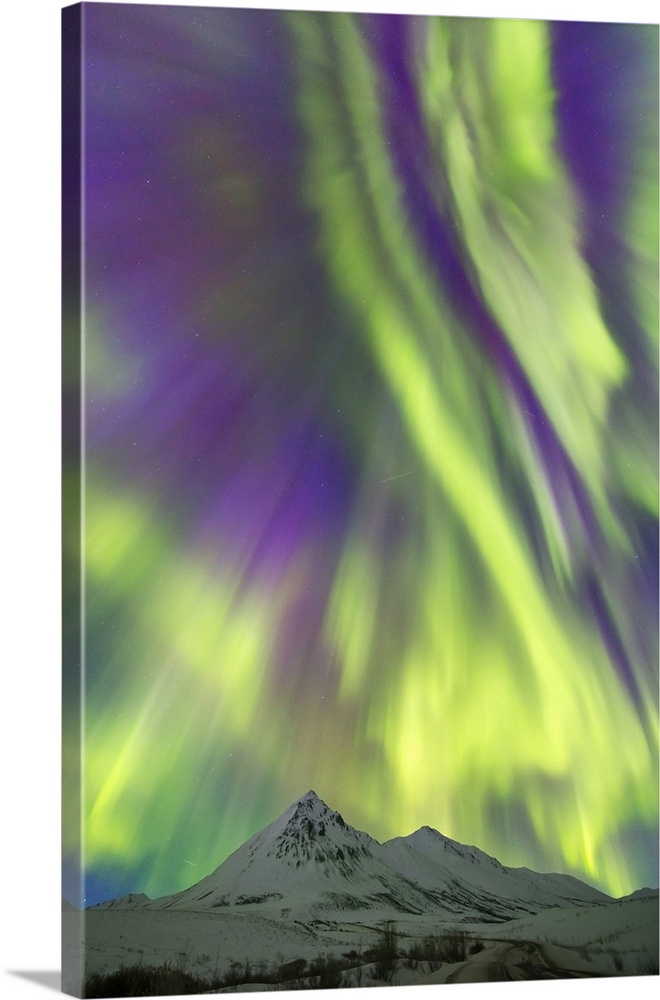 Aurora Borealis, Dempster Highway, Yukon, Canada.