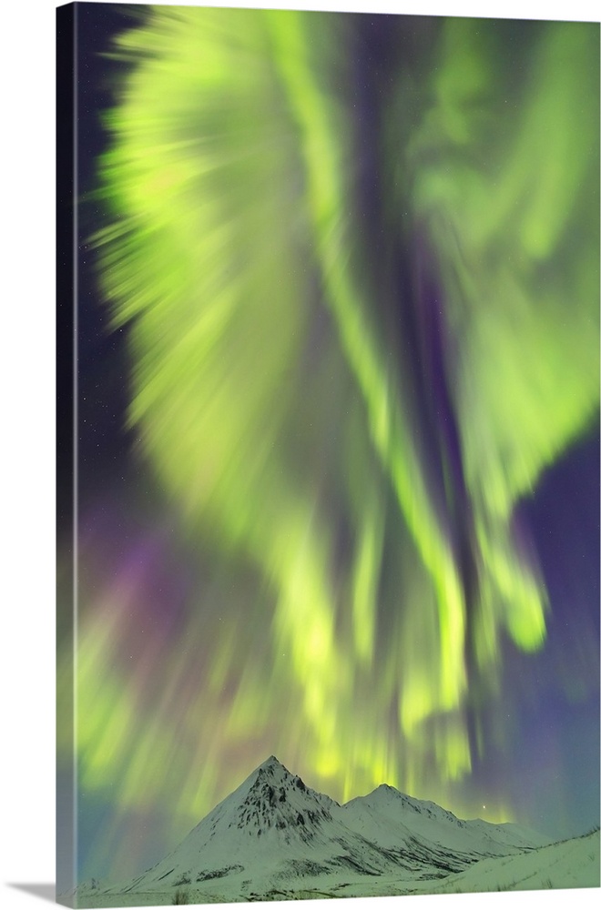 Aurora Borealis, Dempster Highway, Yukon, Canada.