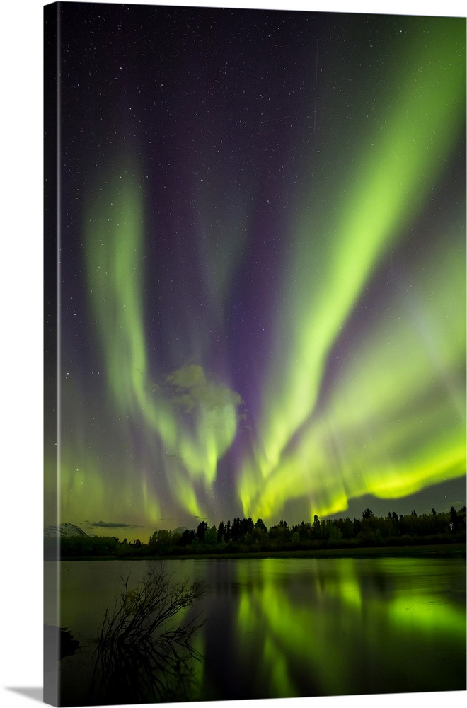 Aurora Borealis, Fish Lake, Whitehorse, Yukon, Canada.