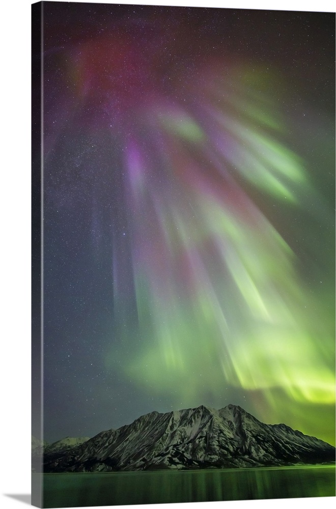 Aurora Borealis, Kluane Lake, Yukon, Canada.