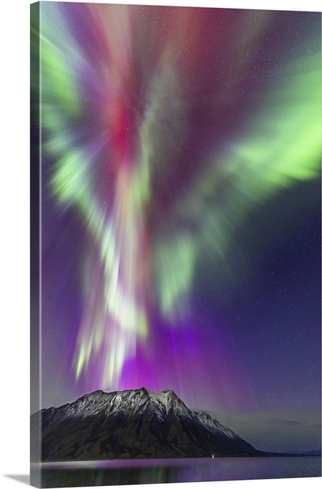 Aurora Borealis, Kluane Lake, Yukon, Canada.