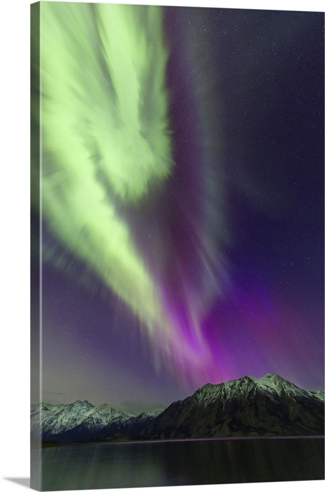 Aurora Borealis, Kluane Lake, Yukon, Canada.
