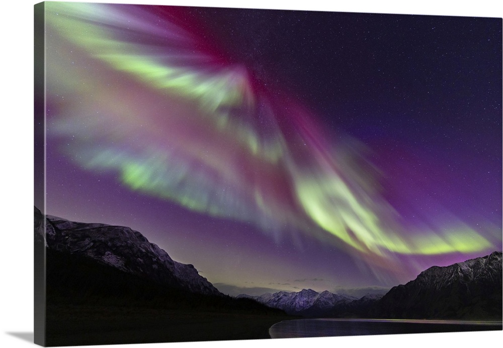 Aurora Borealis, Kluane Lake, Yukon, Canada.