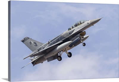 F-16C of Pakistan Air Force turns on to final approach at Nellis Air Force Base, Nevada.