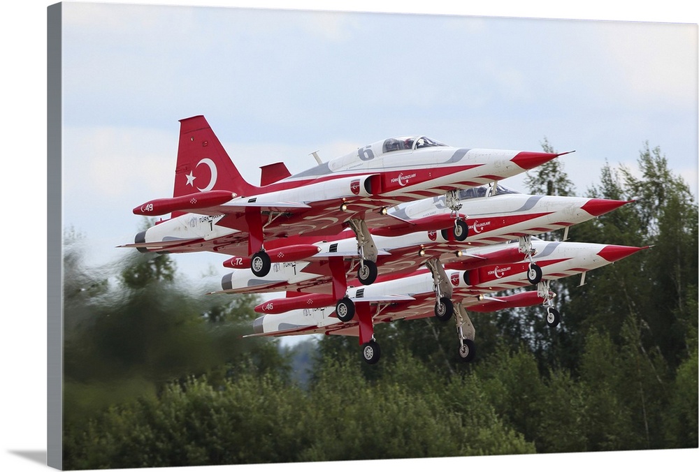 F-5 Freedom Fighter/Tiger II jet fighters of the Turkish Stars taking off at ARMY-2017 military forum, Kubinka, Moscow Reg...