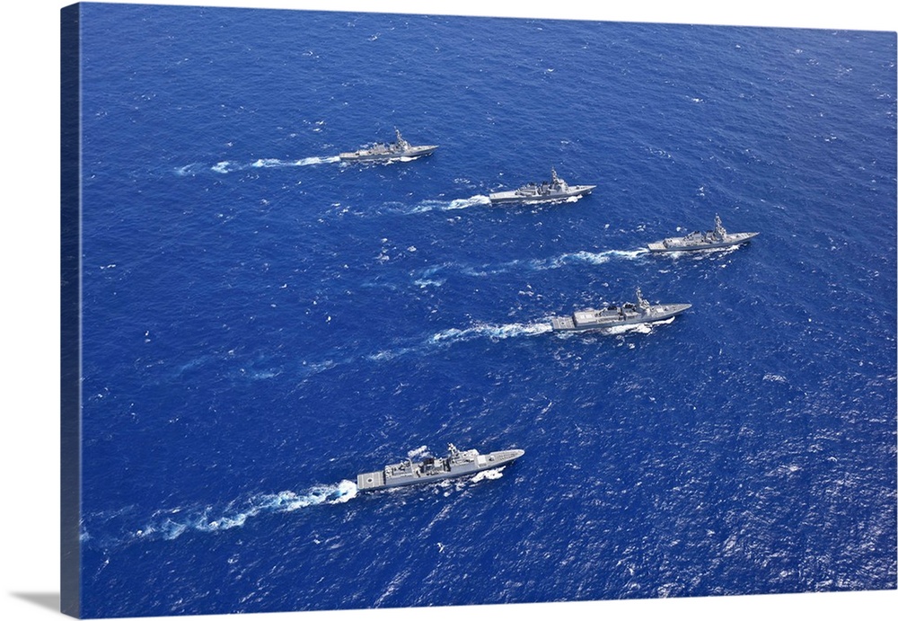 Formation of warships from the U.S. Navy, ROK Navy and Japan Maritime Self Defense Force.