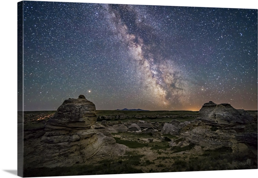 Mars and the galactic center of Milky Way over Writing-on-Stone Provincial Park, Canada.