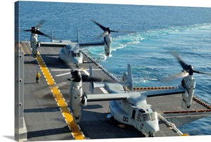 MV-22 Osprey aircraft land aboard USS Peleliu image thumbnail