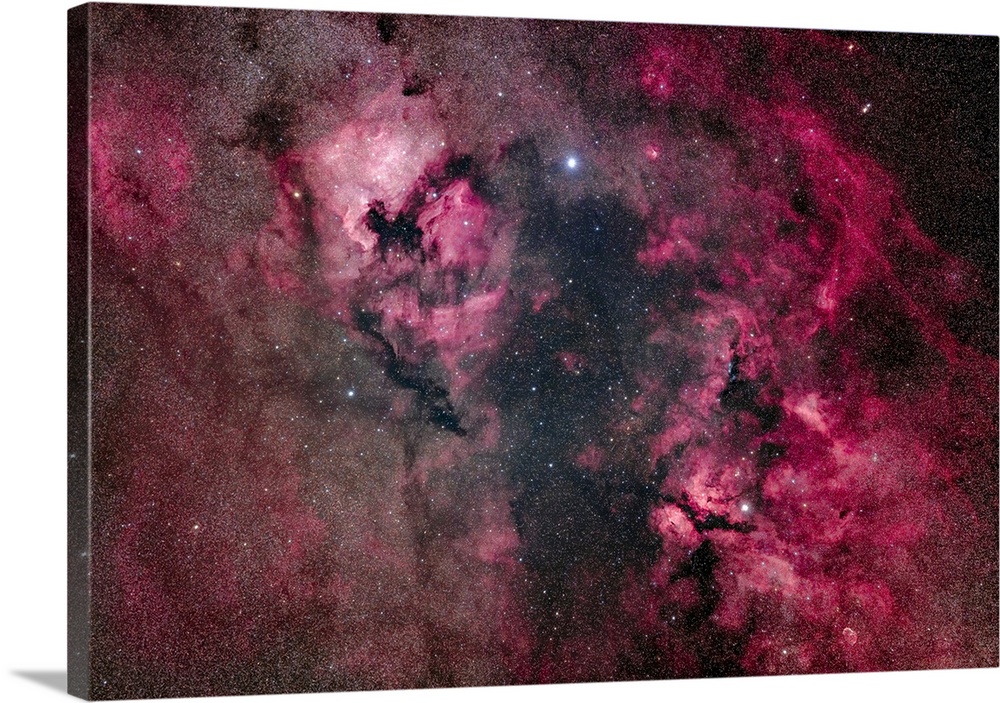 Nebulosity in northern Cygnus showing arcs of hydrogen, with NGC 7000, IC 5067, IC1318, NGC 6888 and more