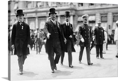 NYC Mayor William Gaynor, Cornelius Vanderbilt, Theodore Roosevelt During A Parade