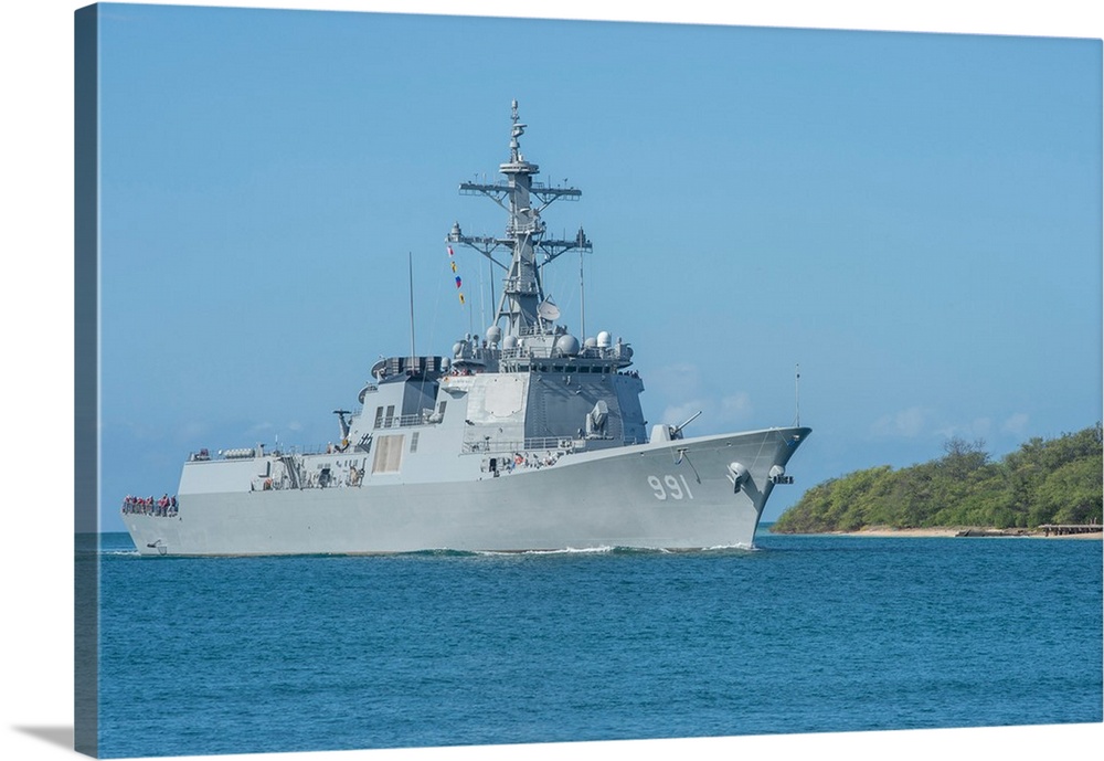 Republic of Korea Navy guided-missile destroyer Sejong the Great in Pearl Harbor.