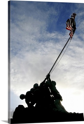 Silhouette of the Iwo Jima statue