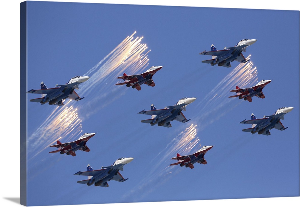 Sukhoi Su-30SM jet fighters of the Russian Knights aerobatics team during parade rehearsal, Moscow, Russia.