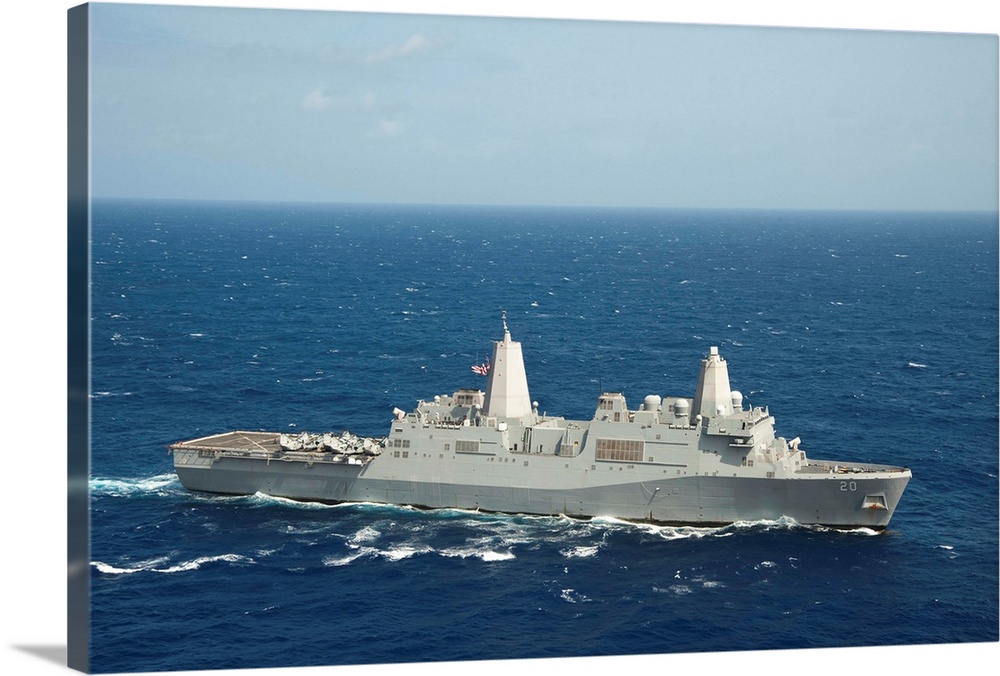 April 23, 2013 - The amphibious transport dock ship USS Green Bay (LPD-20) transits the Pacific Ocean. Green Bay is part o...