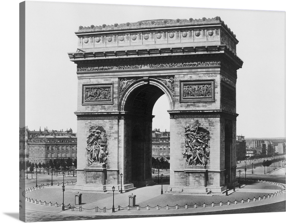 The Arc de Triomphe de l'Etoile, Paris, France.