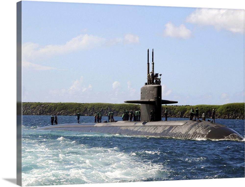 The fast-attack submarine USS Los Angeles.