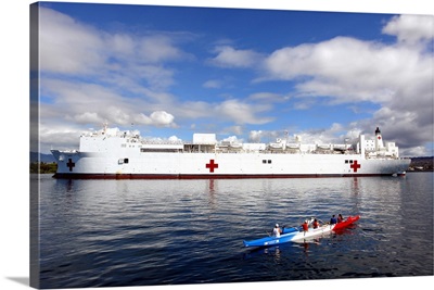 The Honolulu Pearl Canoe Club Escorts Military Sealift Command Hospital Ship USNS Mercy
