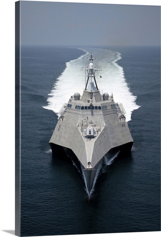 The littoral combat ship Independence underway during builder's trials in the Gulf of Mexico.