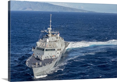 The Littoral Combat Ship USS Fort Worth In The Pacific Ocean Off The Coast Of Hawaii