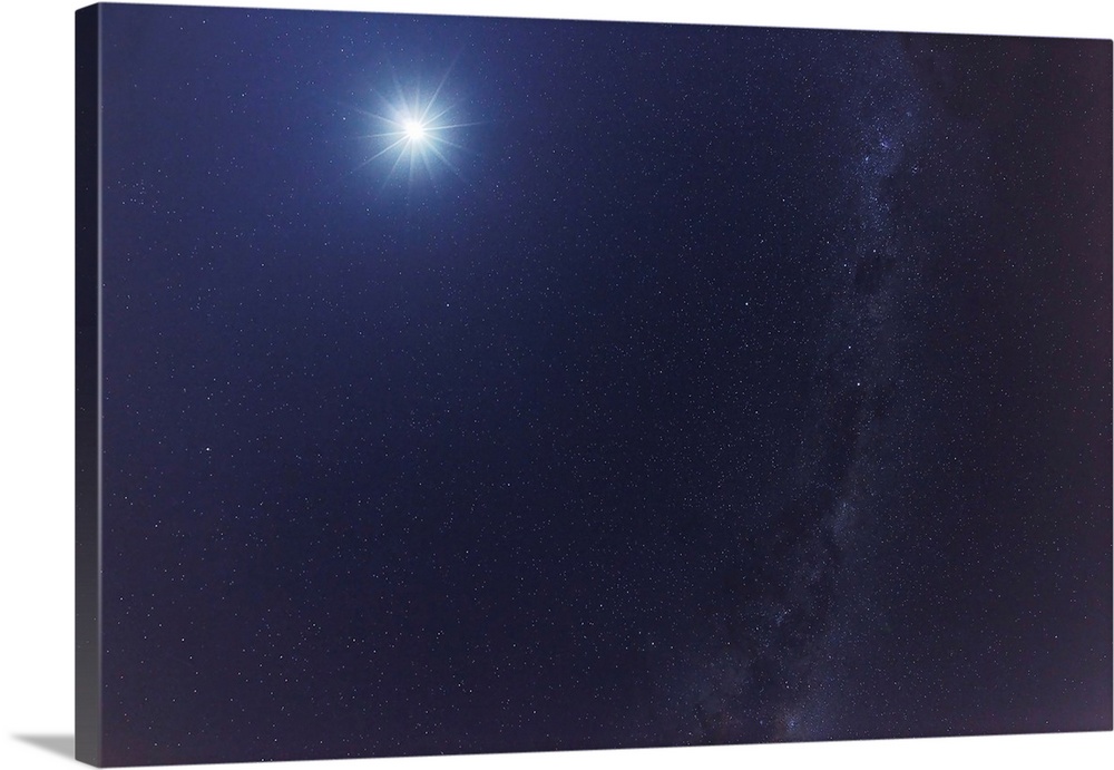The Moon and the Milky Way in an ultra widefield of view.