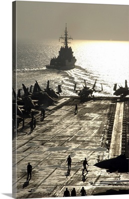 The Spanish Navy frigate Alvaro de Bazan pulls away from USS Theodore Roosevelt