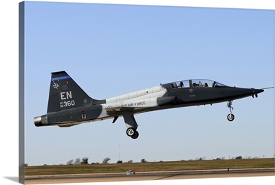 U.S. Air Force T-38 Talon landing at Sheppard Air Force Base, Texas