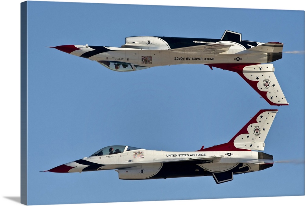 November 11, 2012 - The United States Air Force Air Demonstration Squadron, Thunderbirds, demonstrate the calypso pass dur...