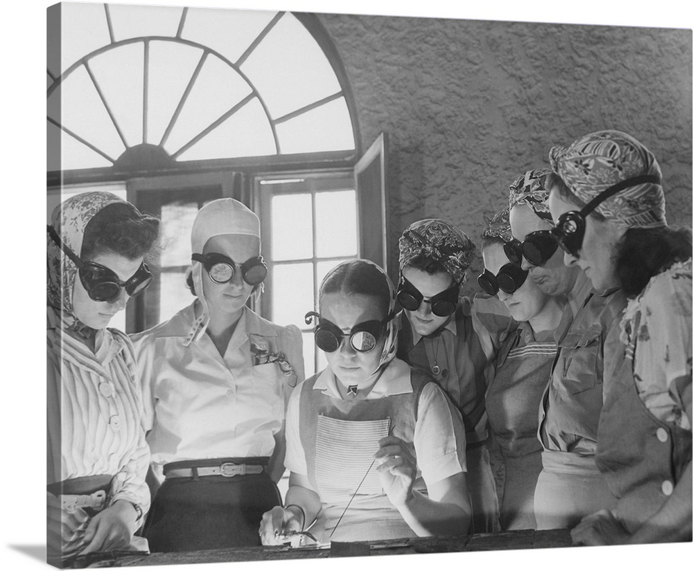 Women learning war work at a vocational school in Central Florida, circa 1942.