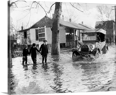 A flooded street in Bladensburg, Maryland. Photograph, 18 January 1926
