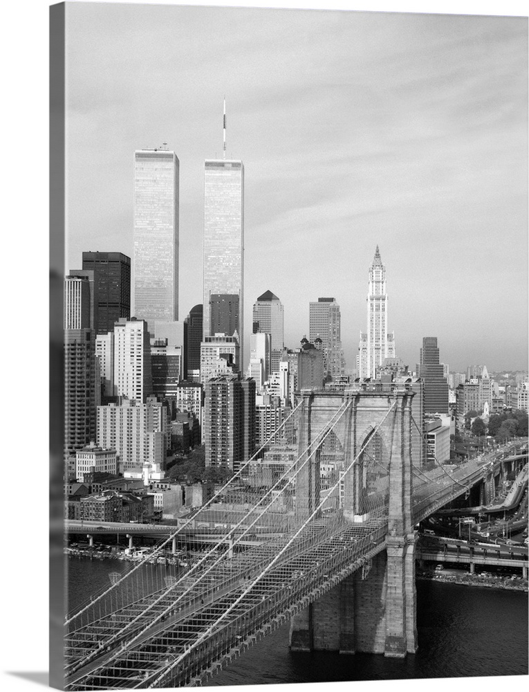 A view of the Brooklyn Bridge looking west towards Manhattan, New York. Photograph by Jet Lowe, 1991.