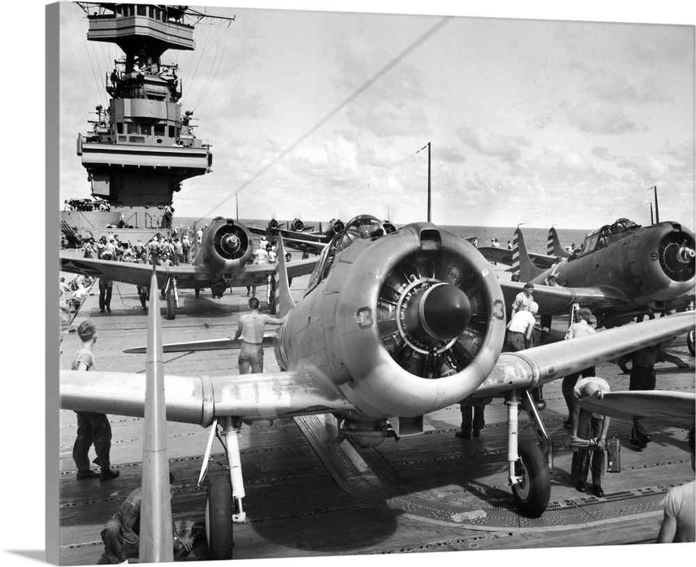 Flight deck of an American aircraft carrier during World War II. Photograph, 1942.