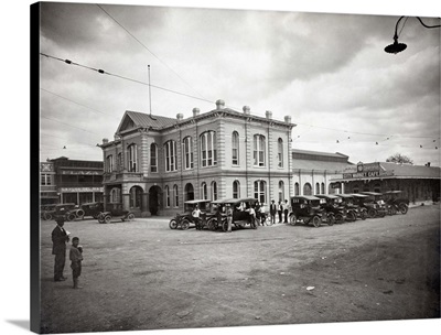 Cars parked on the square in Laredo, Texas, c1925
