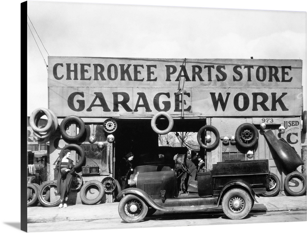 Garage at Atlanta, Georgia. Photographed by Walker Evans, 1936.