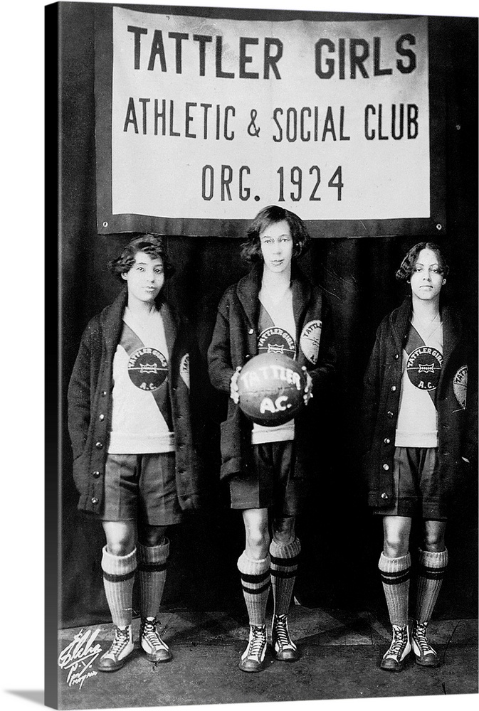 Women basketball players of Harlem, New York. Photographed by Eddie Elcha, 1924.