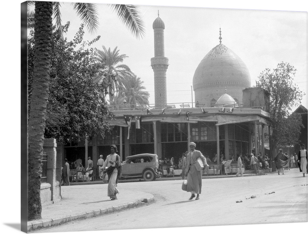 A street and mosque in Iraq. Photograph, 1932.