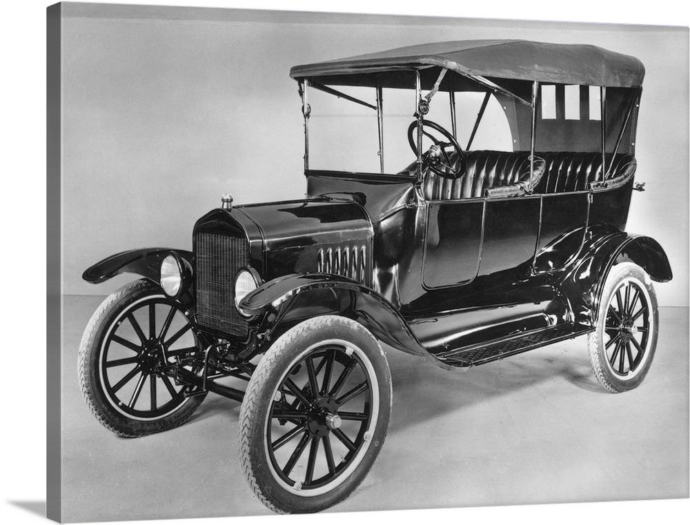 57.14.AUTOMOBILES: Model T Ford (1921).