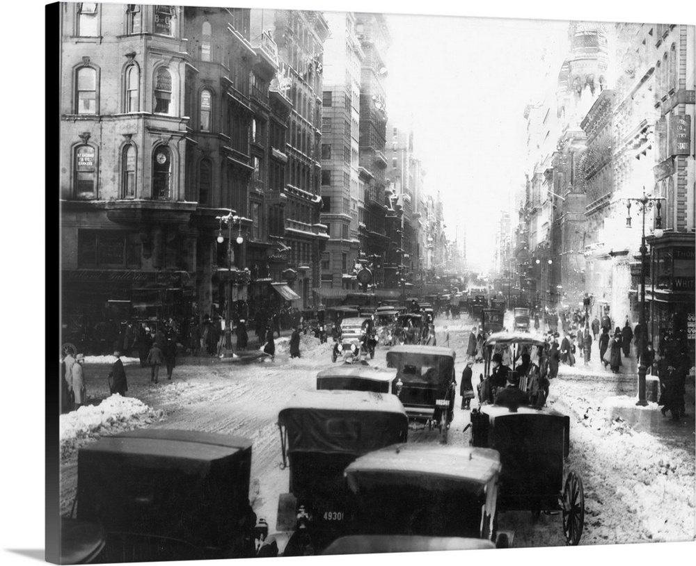 Looking north from 42nd Street, c. 1915.