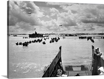 Reinforcements and supplies arrive at the beach of Normandy, D-Day, 1944