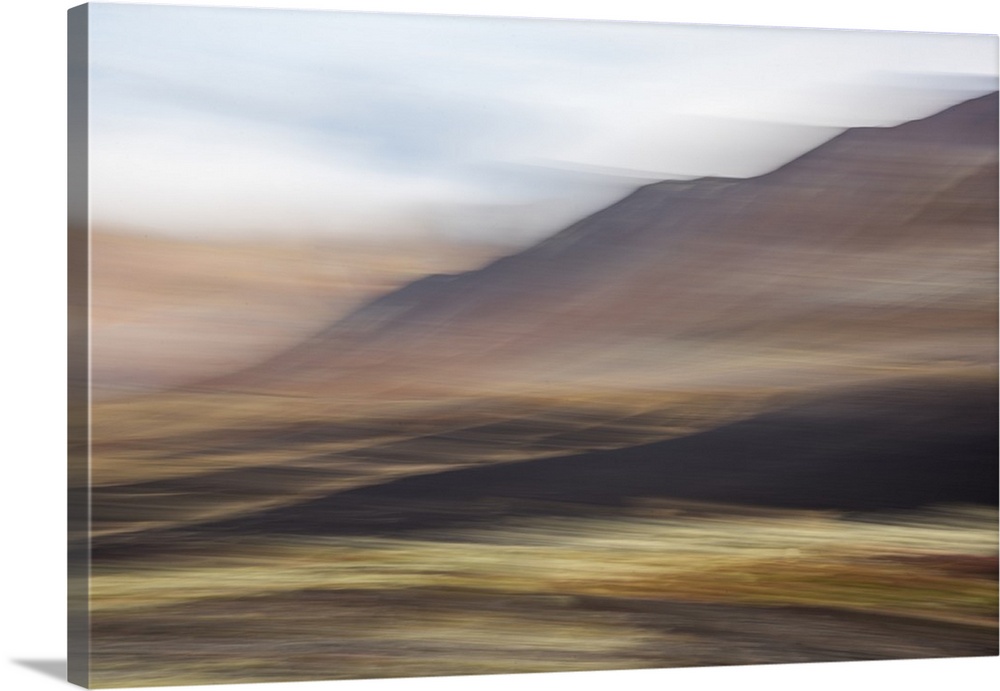 Blurred image of a mountain landscape, with an ethereal feeling.