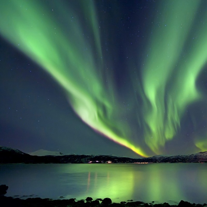 aurora-borealis-over-tjeldsundet-in-troms-county-norway,1035740.jpg